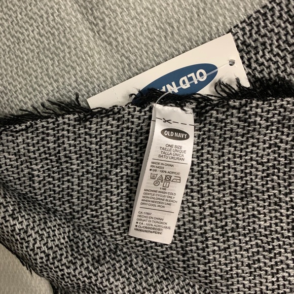 NWT 3pcs Old Navy Fringed Oversized Flannel Scarf for Women - Picture 8 of 13